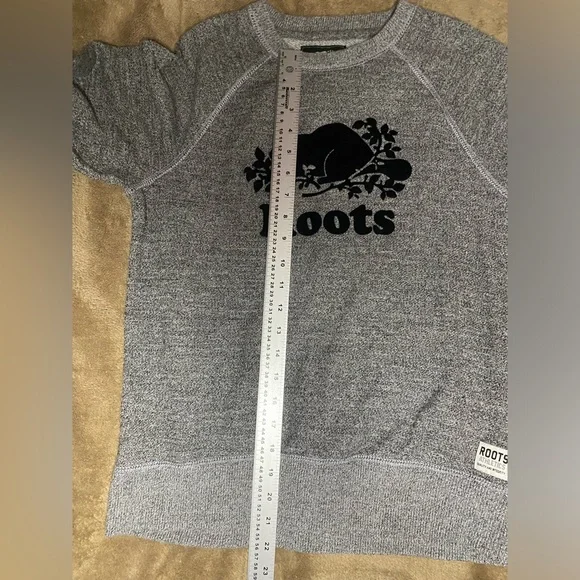 3/$40 Roots Sweater Size Small - Picture 4 of 4
